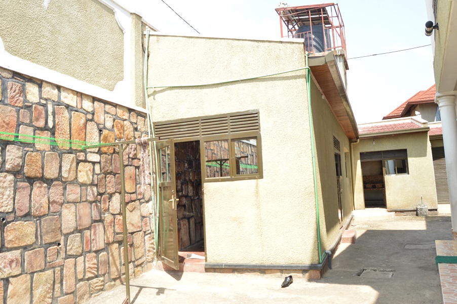 A VERY NICE 7BEDROOMS HOUSE FOR SALE AT KICUKIRO